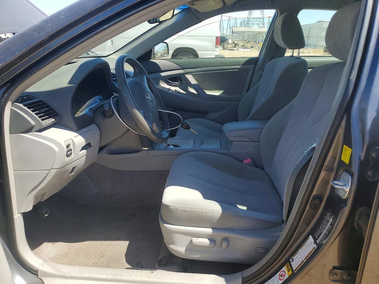2011 Toyota Camry Le V6 - Image 7