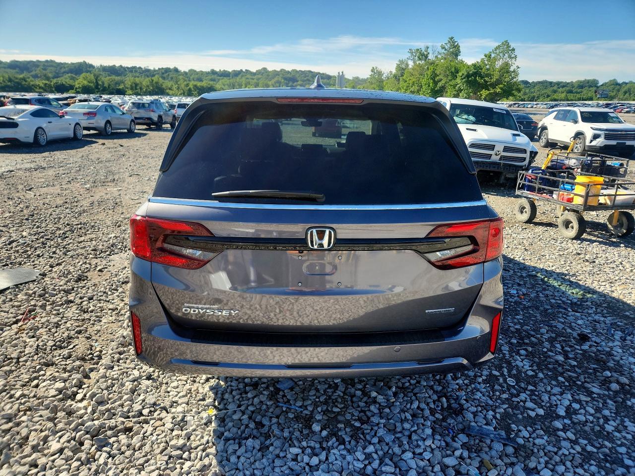 2026 Honda Odyssey Touring - Image 6