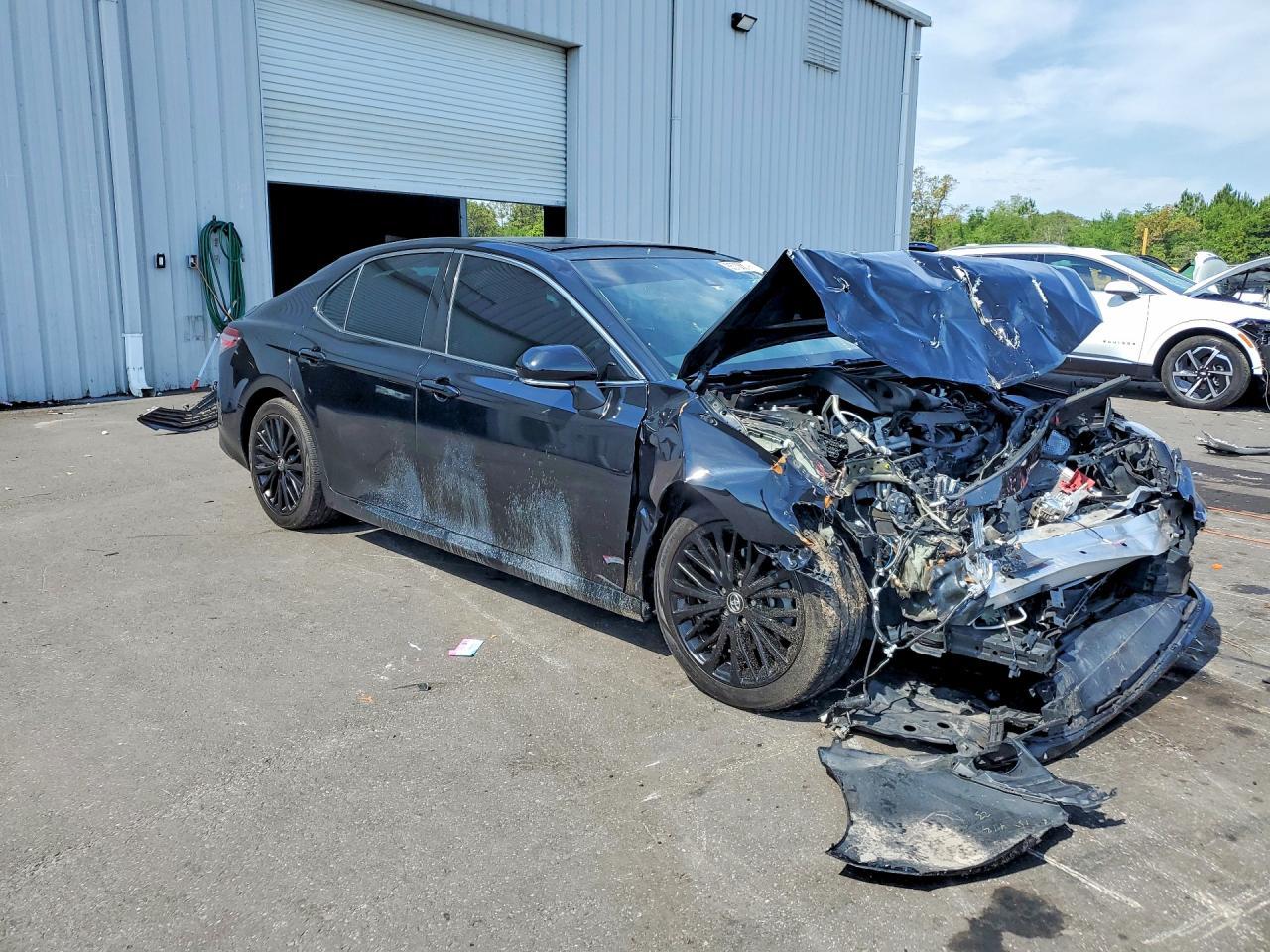 2020 Toyota Camry Xle - Фото 4