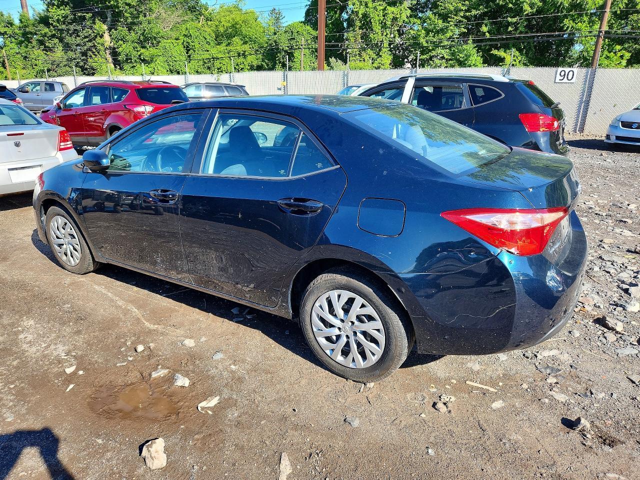 2017 Toyt Corolla - Image 2
