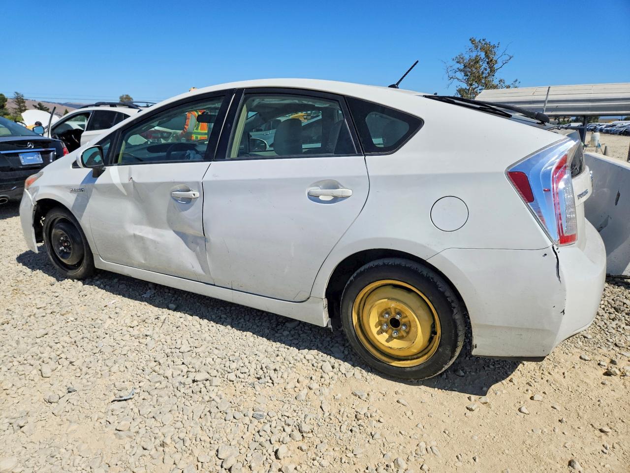 2015 Toyota Prius Two - Фото 2