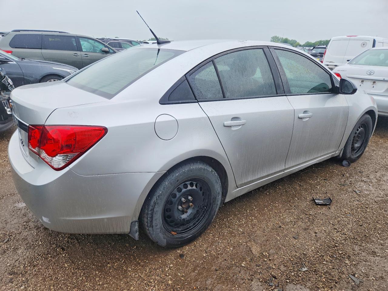 2014 Chevrolet Cruze Ls - Фото 3