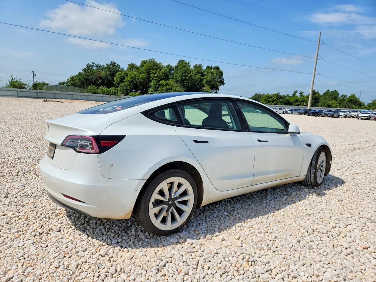 2022 Tesla Model 3 - Фото 3