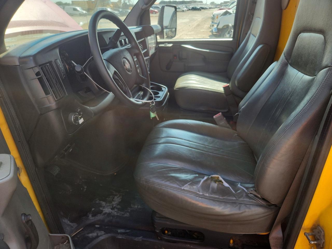 2015 GMC Savana Cutaway G3500 - Фото 7