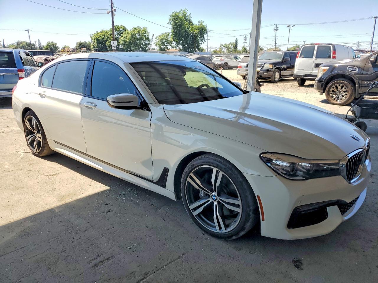 2016 BMW 740 I - Image 4