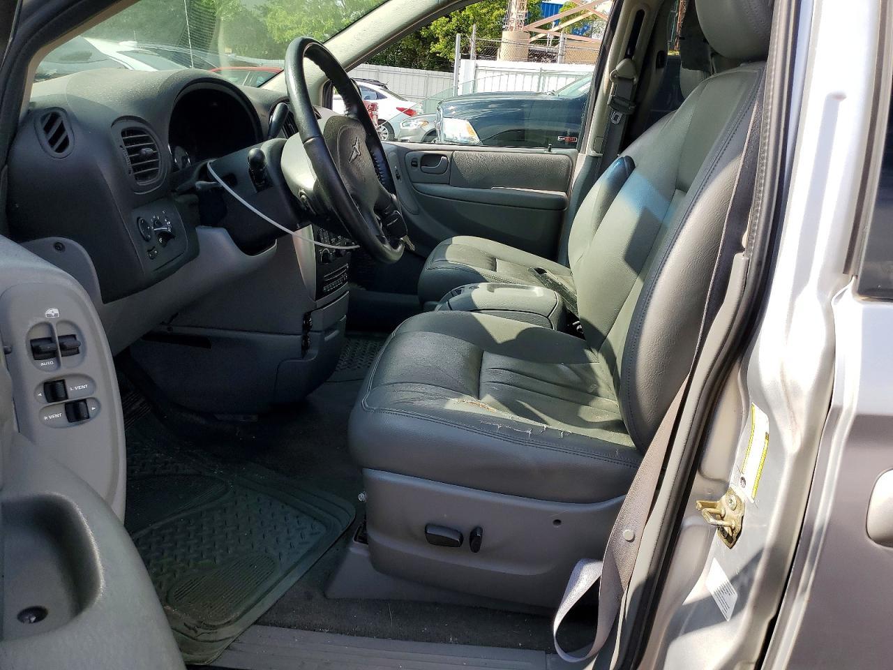 2007 Chrysler Town & Country Touring - Image 7