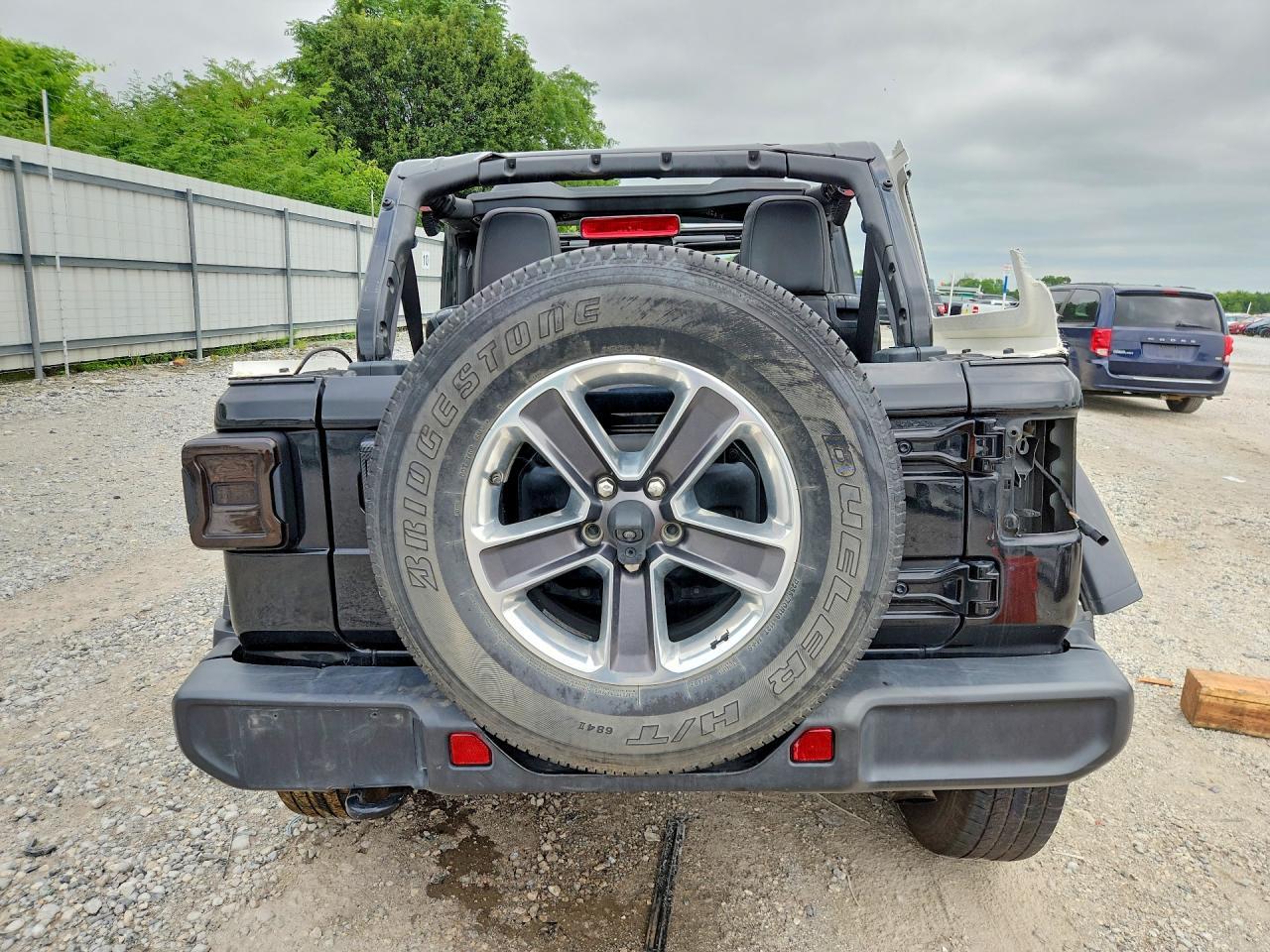 2020 Jeep Wrangler Unlimited Sahara - Фото 6