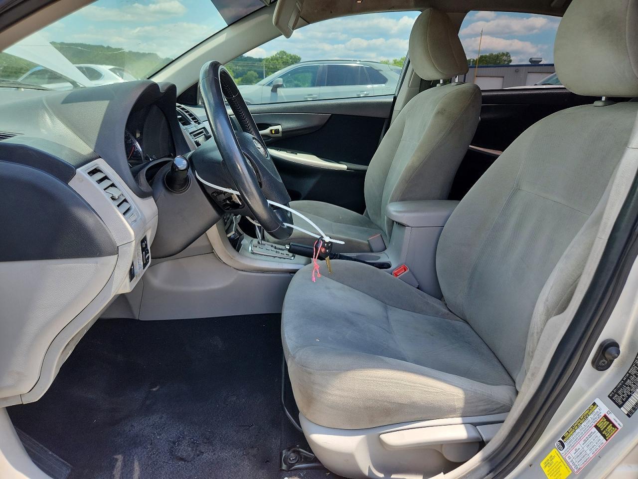 2013 Toyota Corolla Le - Image 7