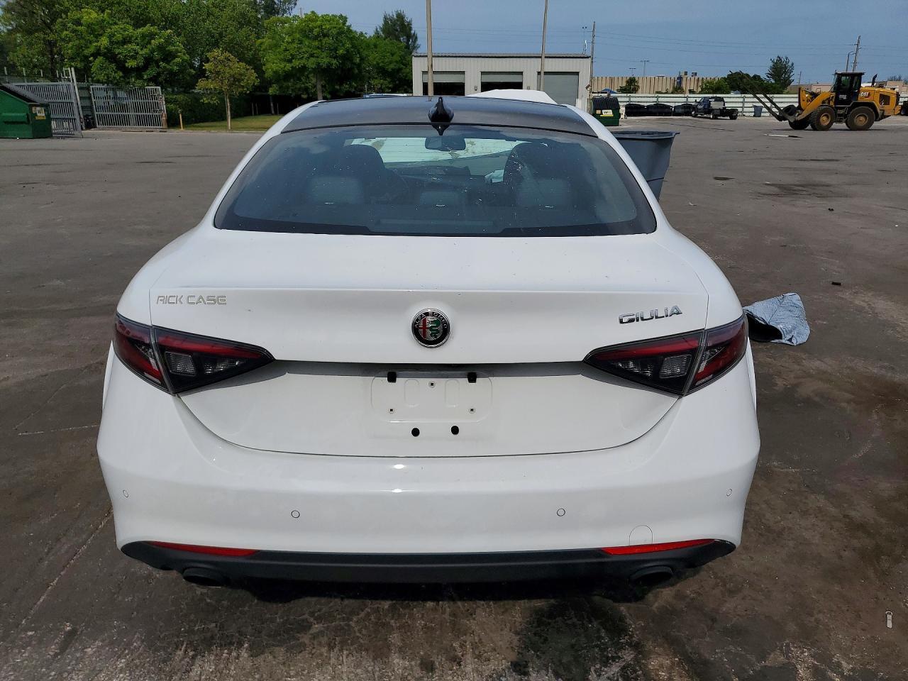 2024 Alfa Romeo Giulia Ti - Фото 6