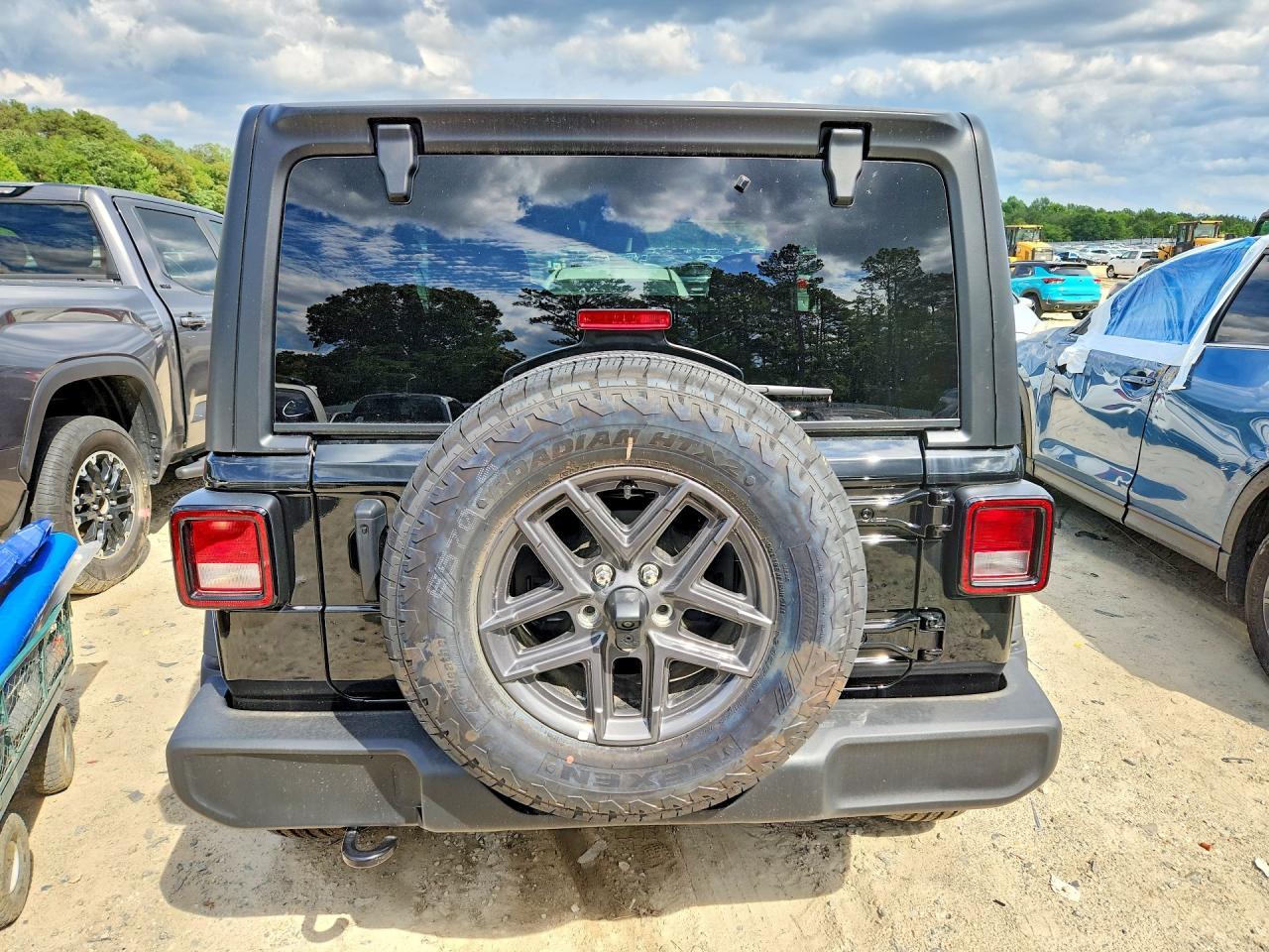 2026 Jeep Wrangler Sport - Фото 6