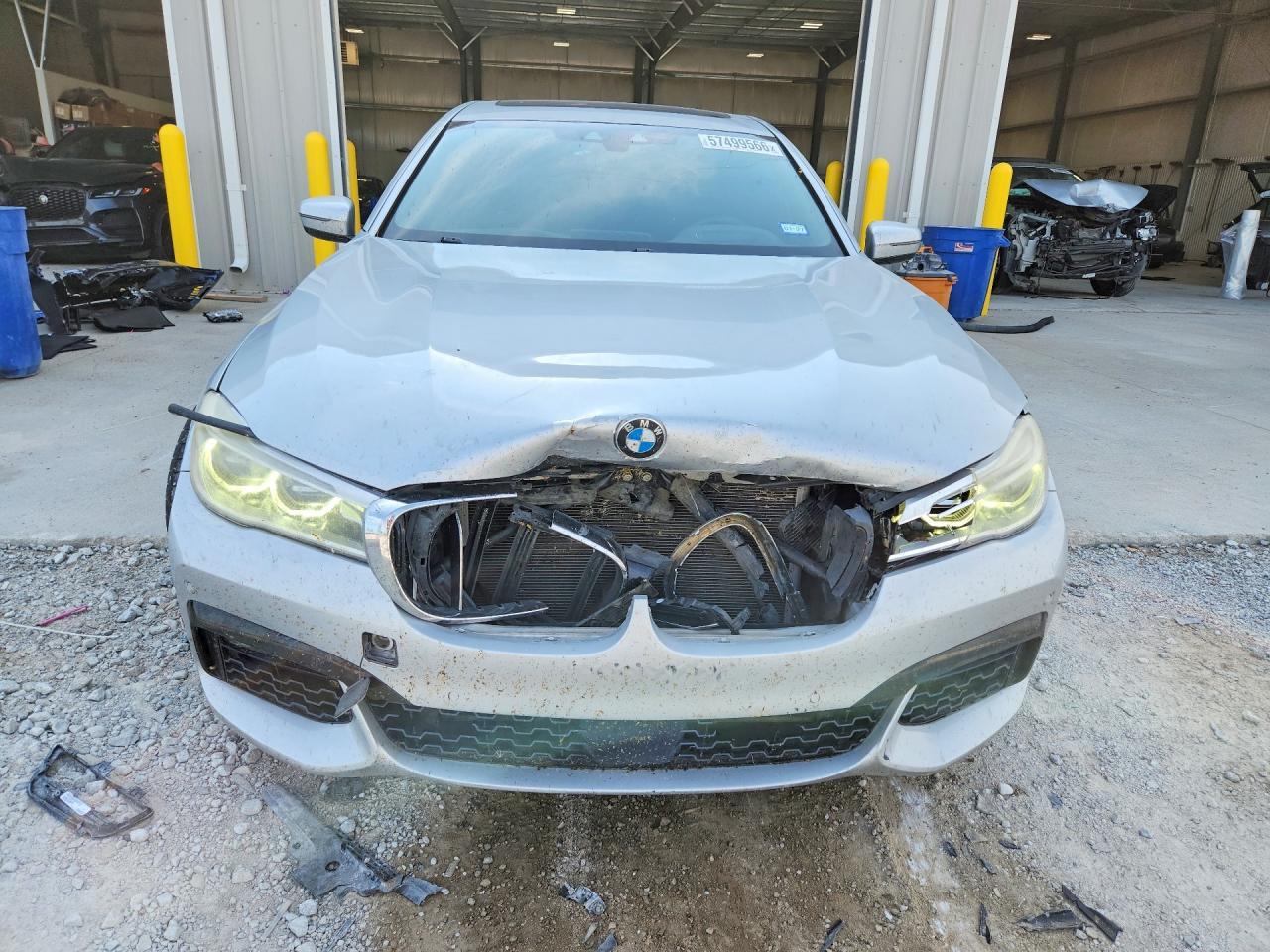 2017 BMW 750 I - Фото 5