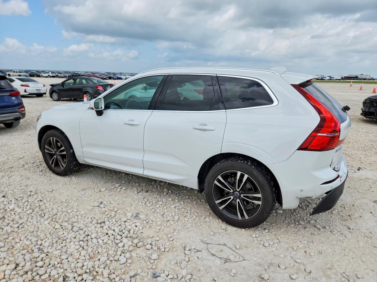 2018 Volvo Xc60 T5 Momentum - Фото 2