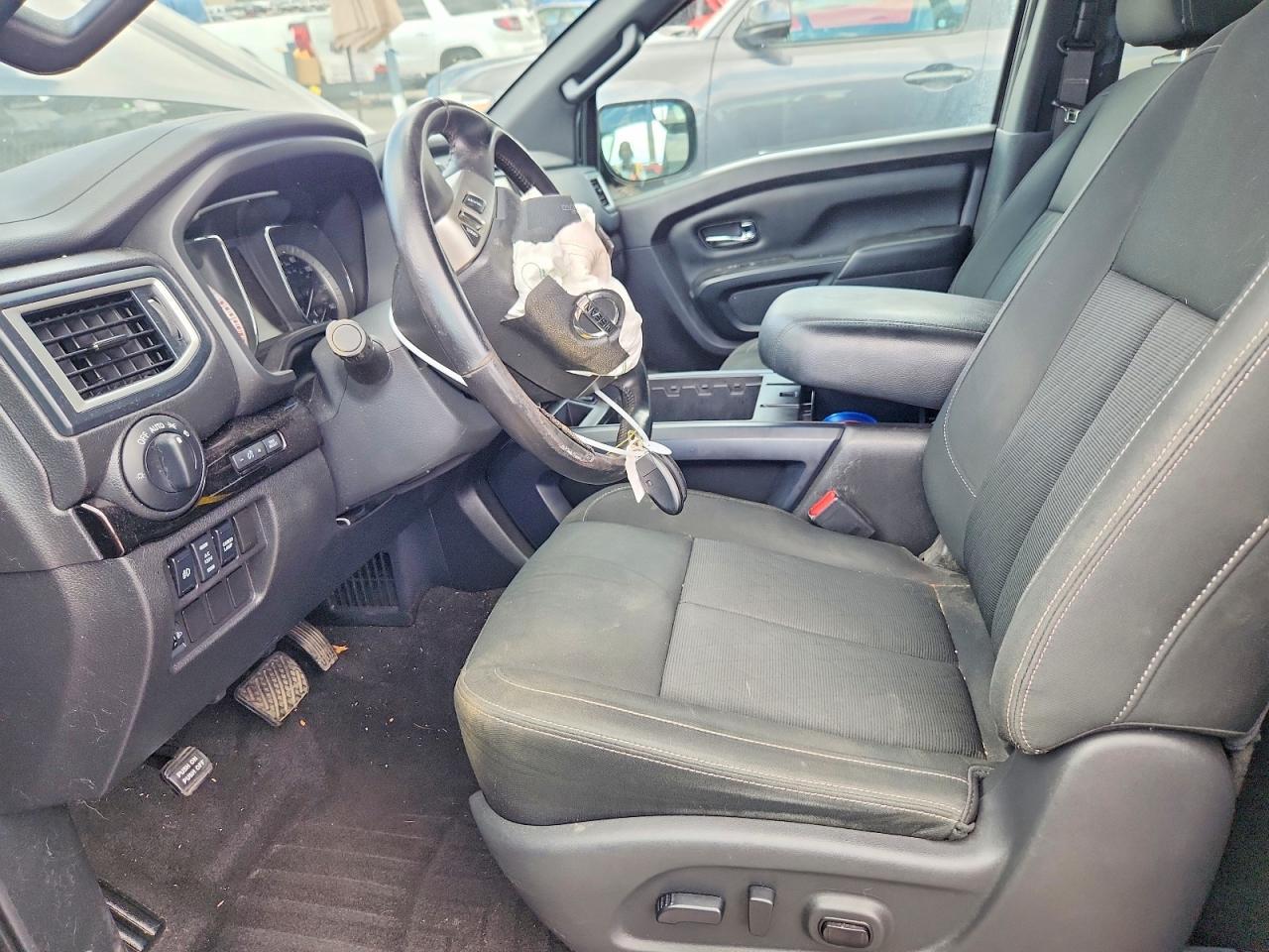 2018 Nissan Titan - Image 7