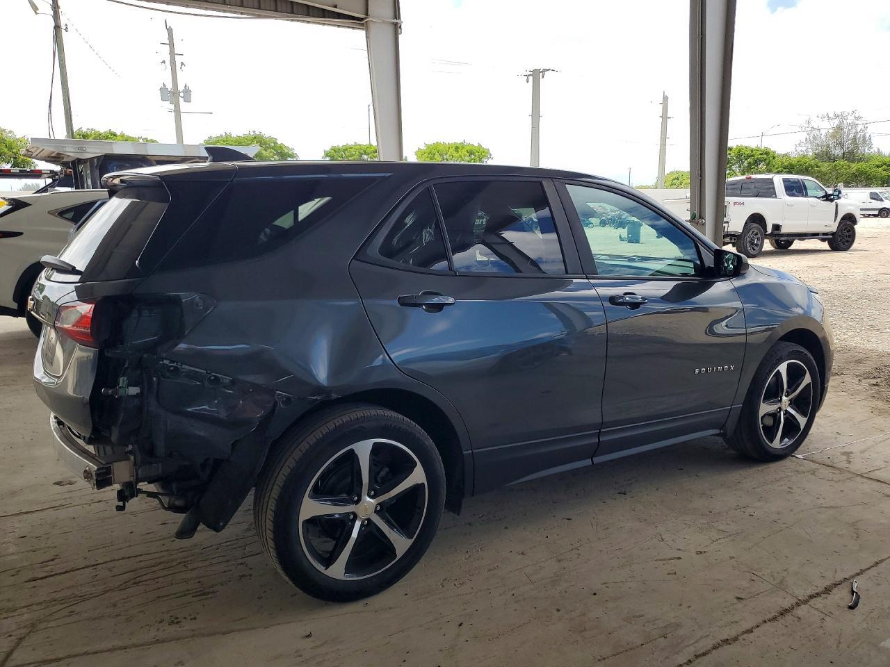 2020 Chevrolet Equinox Ls - Image 3