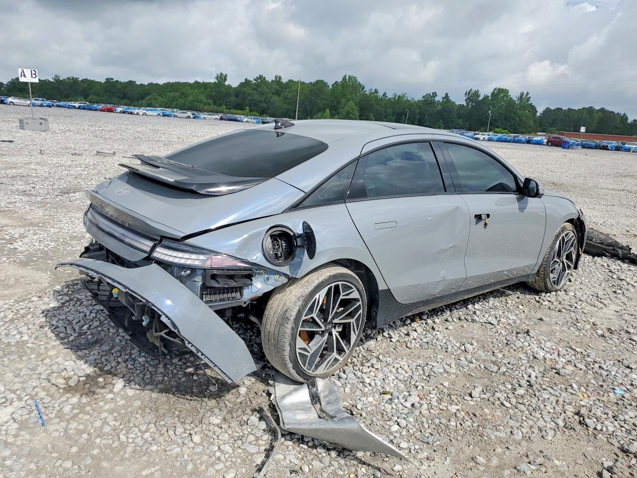 2023 Hyundai Ioniq 6 Limited - Image 3