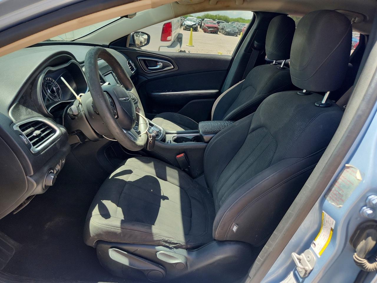 2015 Chrysler 200 Limited - Image 7