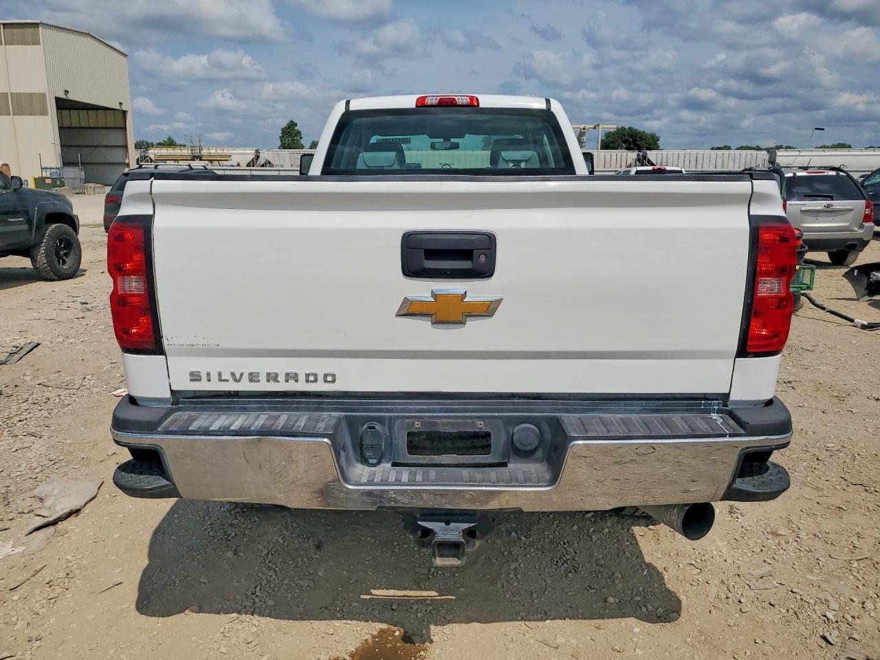2017 Chevrolet Silverado C2500 Heavy Duty - Фото 6