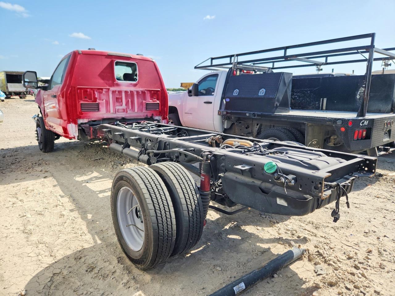 2024 Ford F450 Super Duty - Фото 2