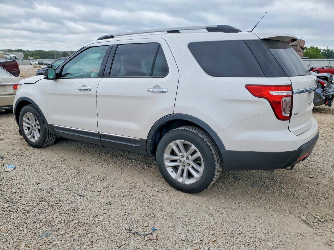 2013 Ford Explorer Xlt - Фото 2