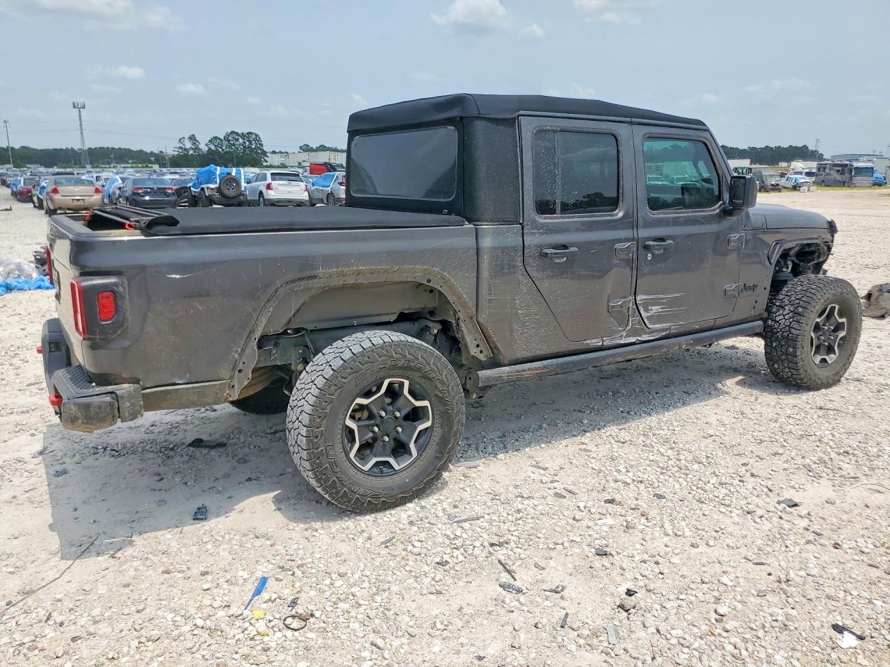 2024 Jeep Gladiator Sport - Image 3