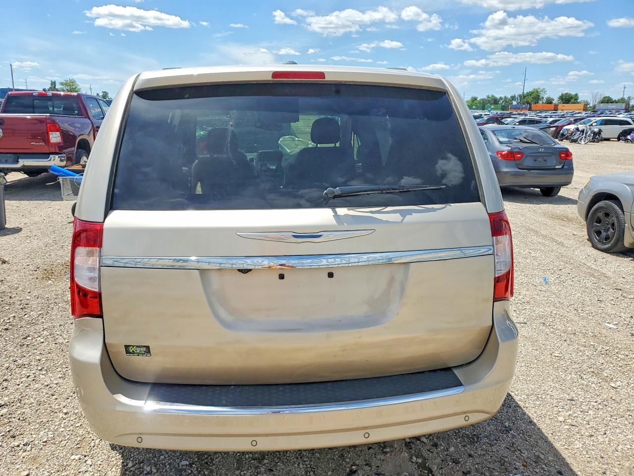 2014 Chrysler Town & Country Touring L - Фото 6