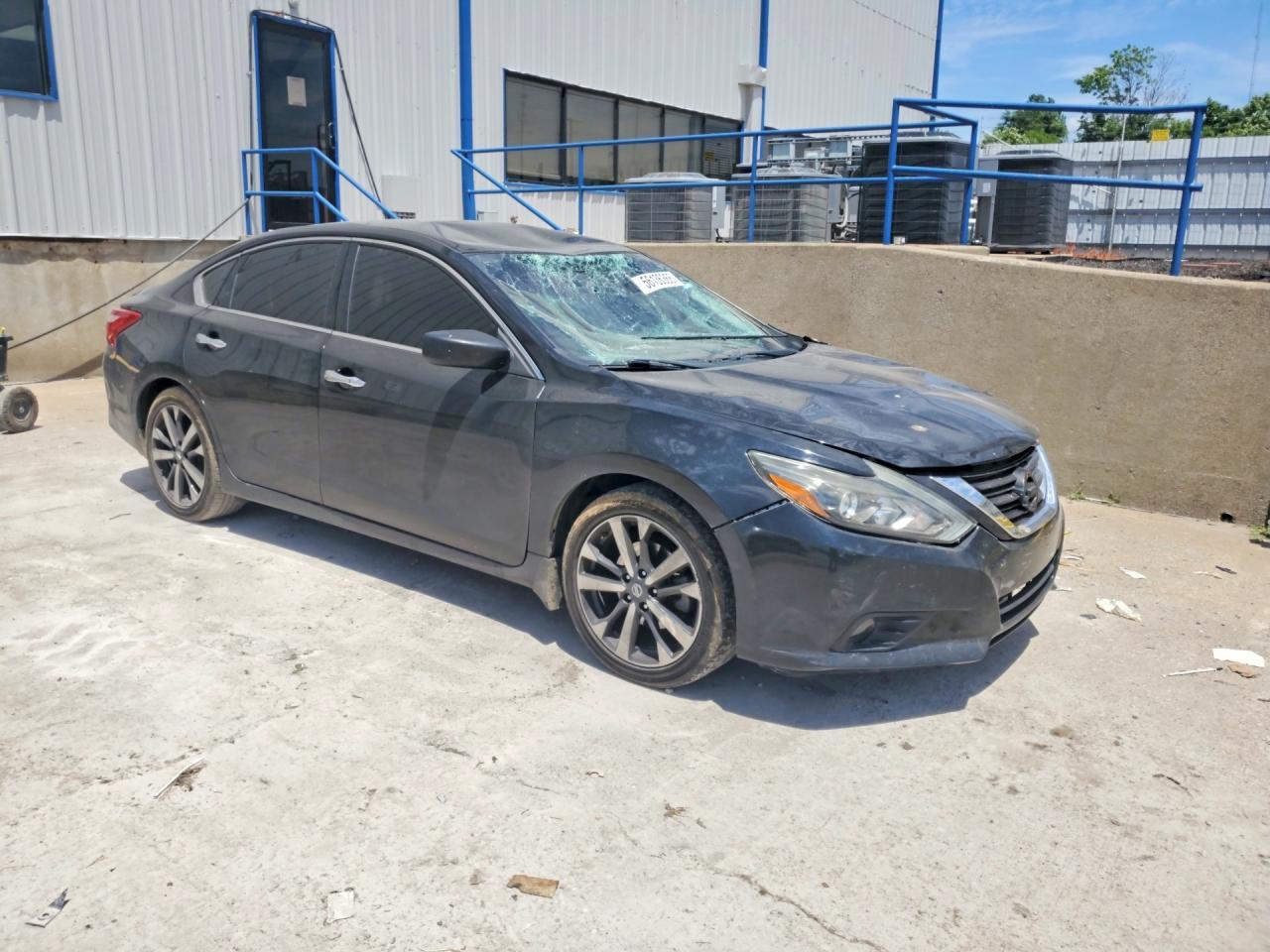 2017 Nissan Altama - Image 4