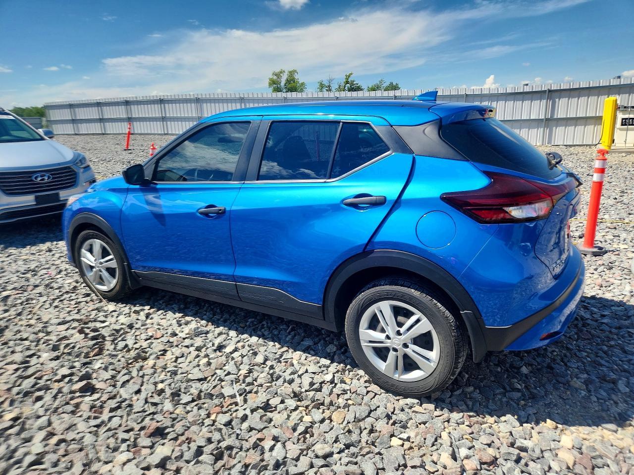 2021 Nissan Kicks S - Image 2