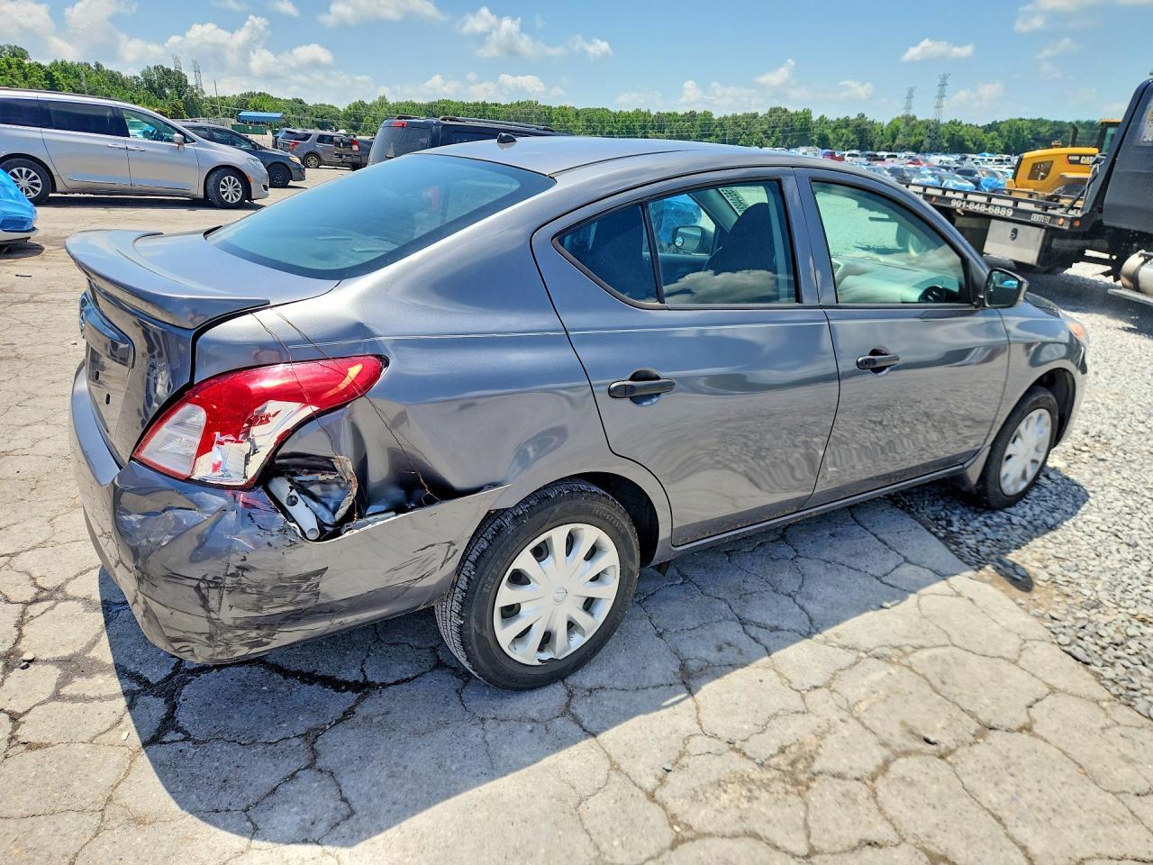 2017 Nissan Versa 1.6 S Plus - Фото 3