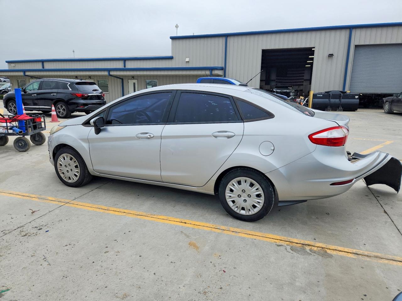 2016 Ford Fiesta S - Image 2