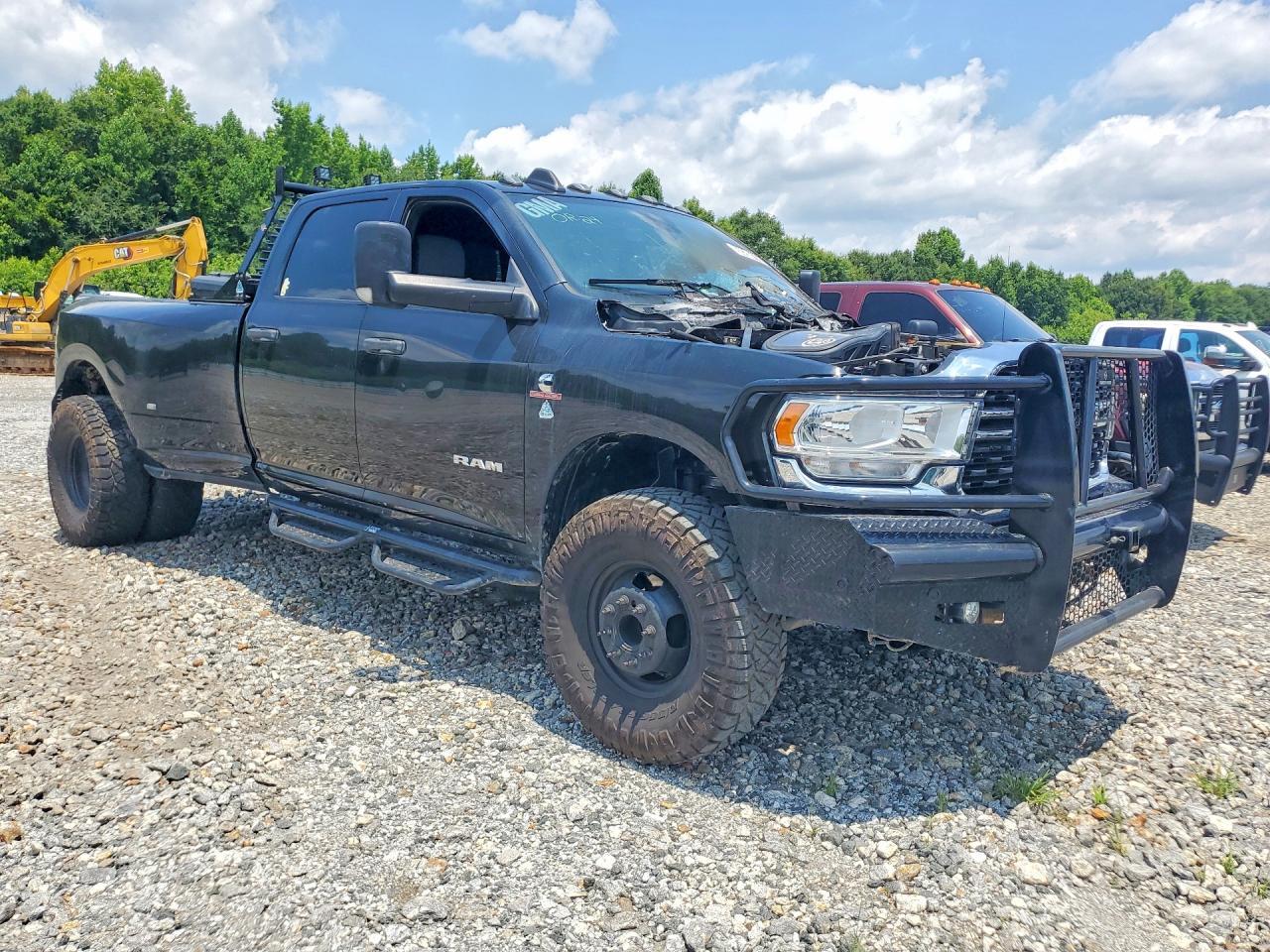 2022 Ram 3500 Big Horn/Lone Star - Image 4
