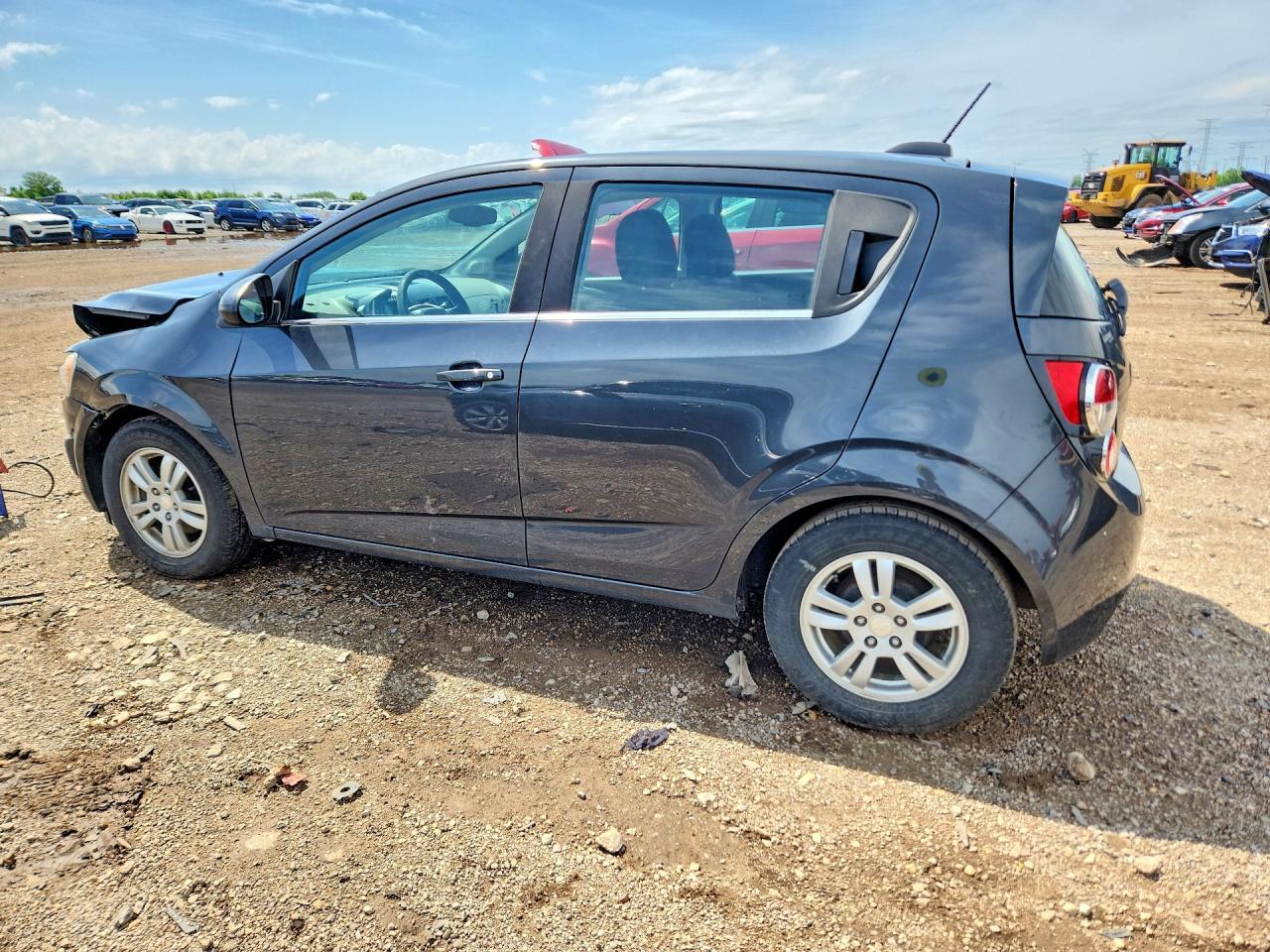 2015 Chevrolet Sonic Lt - Фото 2