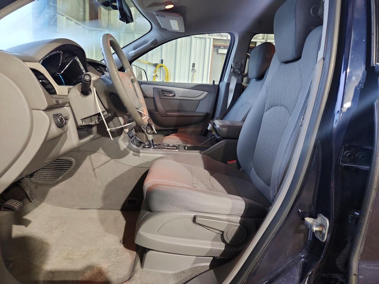2017 Chevrolet Traverse Ls - Image 7