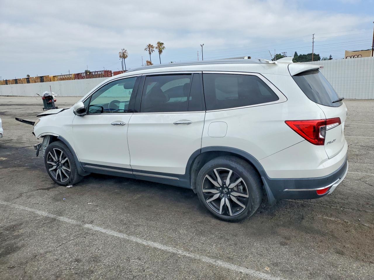 2021 Honda Pilot Touring - Фото 2
