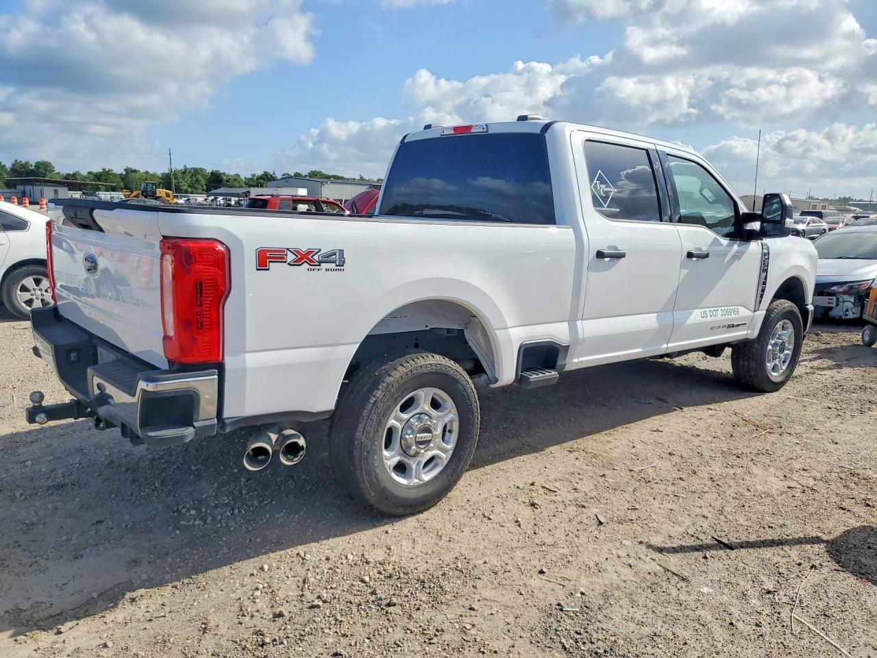 2025 Ford F250 Super Duty - Image 3
