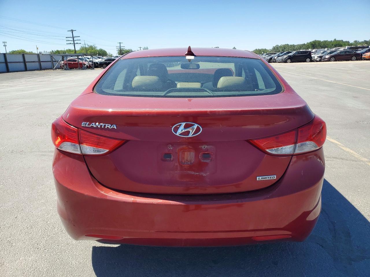2012 Hyundai Elantra Limited - Image 6
