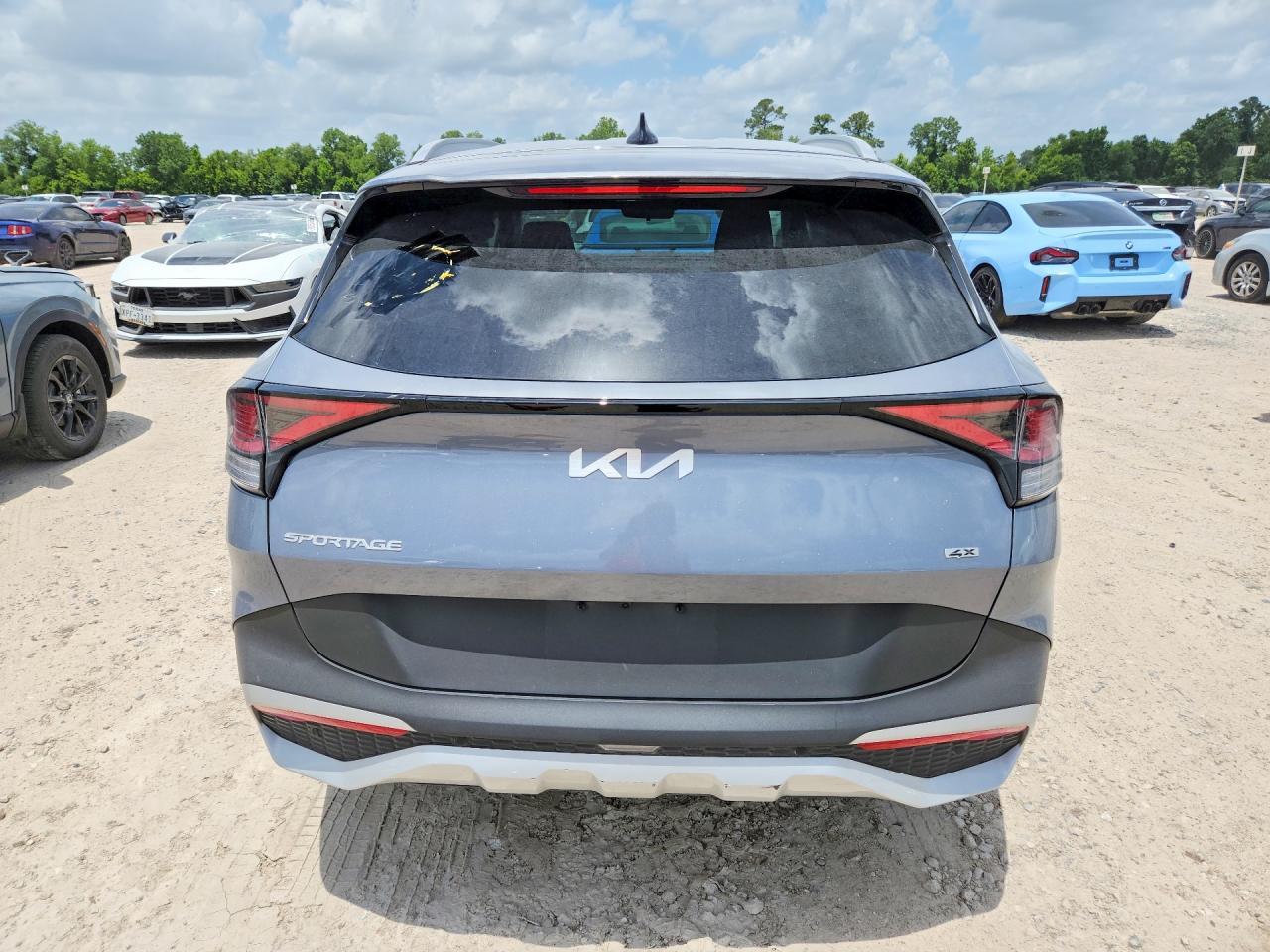 2025 Kia Sportage Ex - Image 6