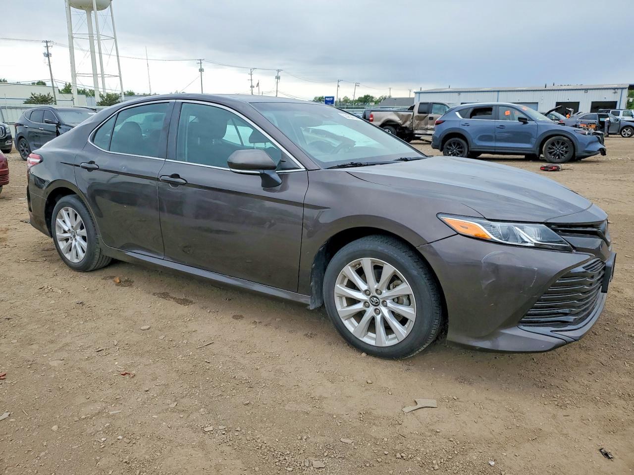 2018 Toyota Camry Le - Image 4
