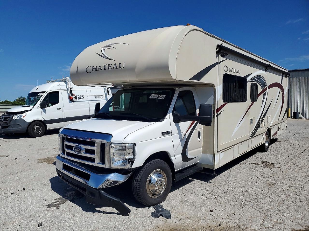 2017 Ford Econoline E450 Super Duty Cutaway Van - Фото 2