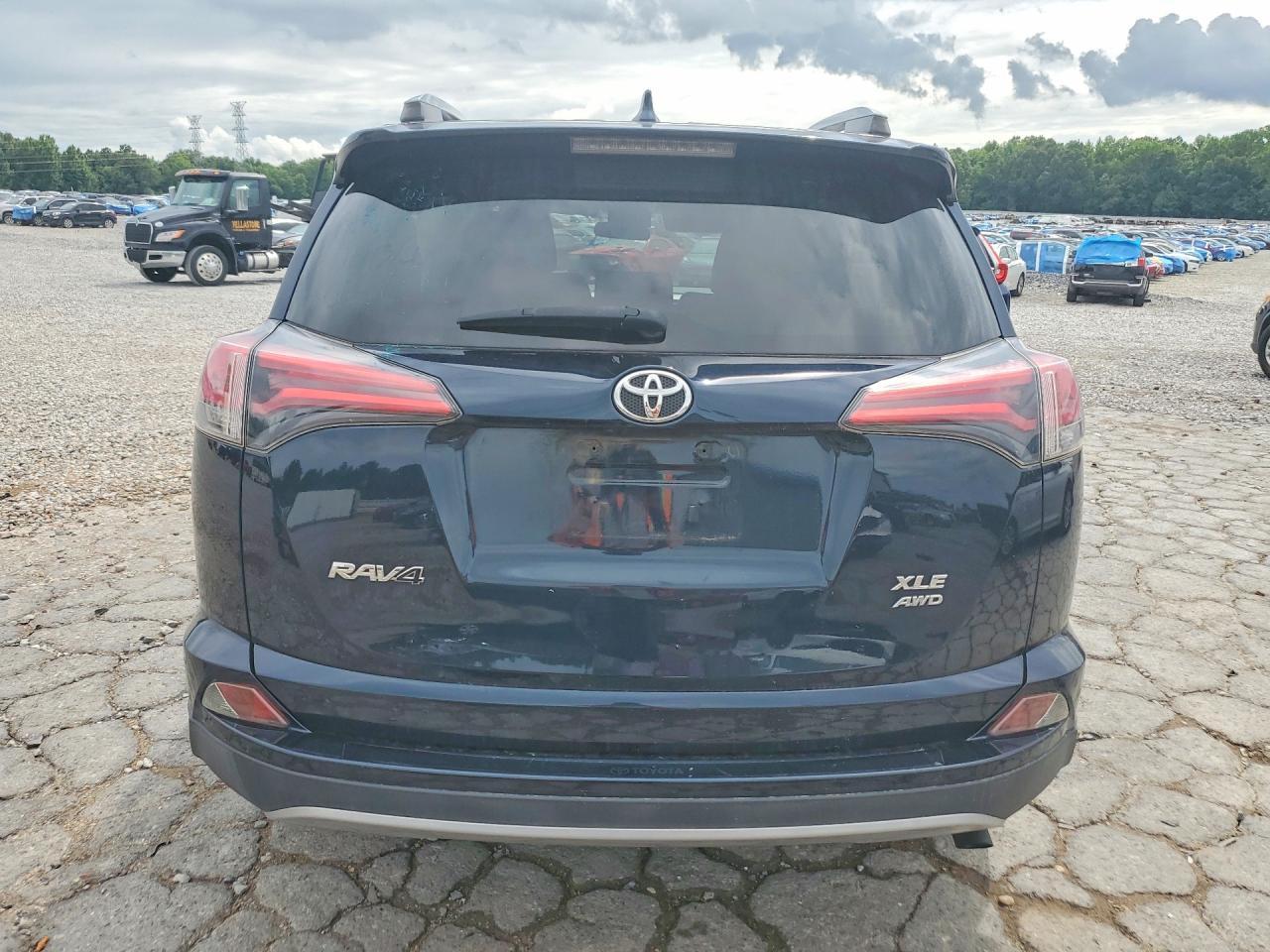 2018 Toyota Rav4 Xle - Image 6