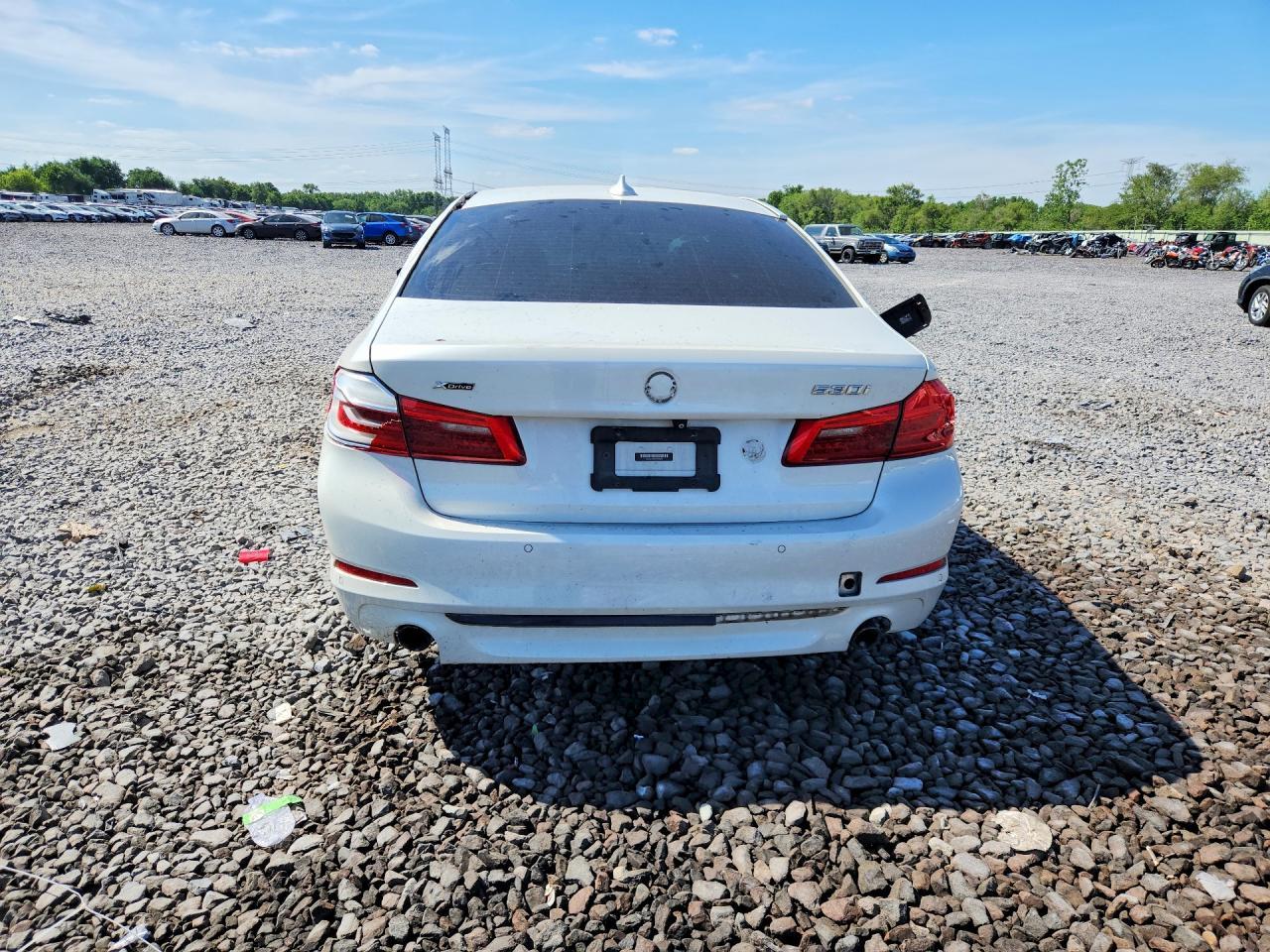 2019 BMW 530 Xi - Image 6
