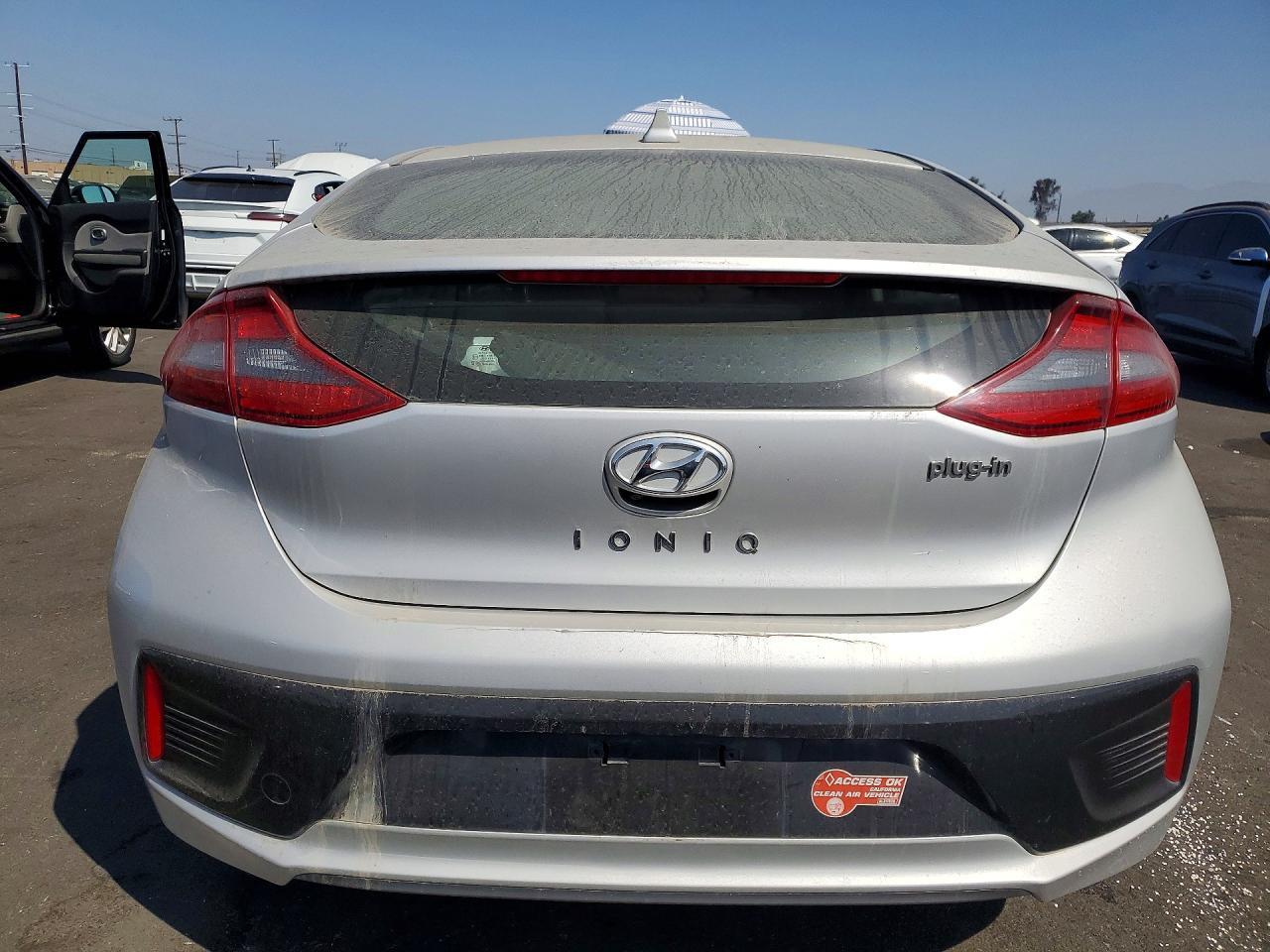2019 Hyundai Ioniq Plug-In Hybrid Base - Image 6