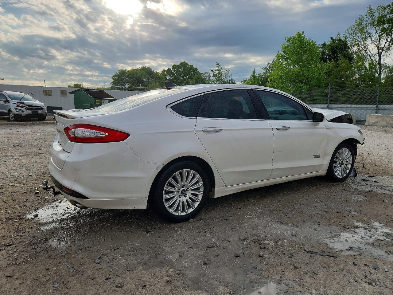 2013 Ford Fusion Titanium Phev - Image 3