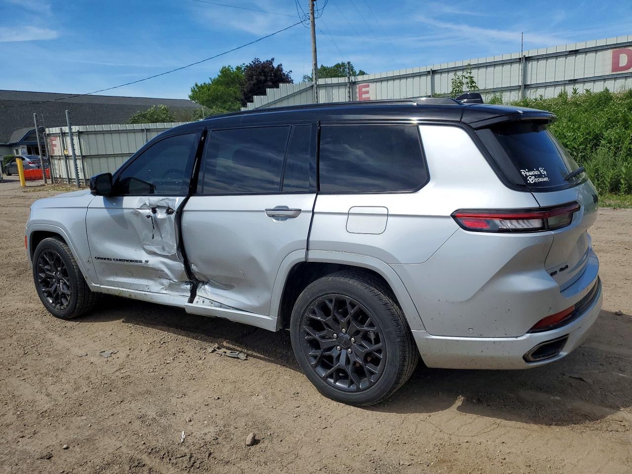 2023 Jeep Grand Cherokee L Summit - Image 2