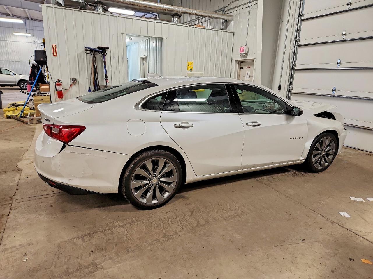 2016 Chevrolet Malibu Premier - Фото 3