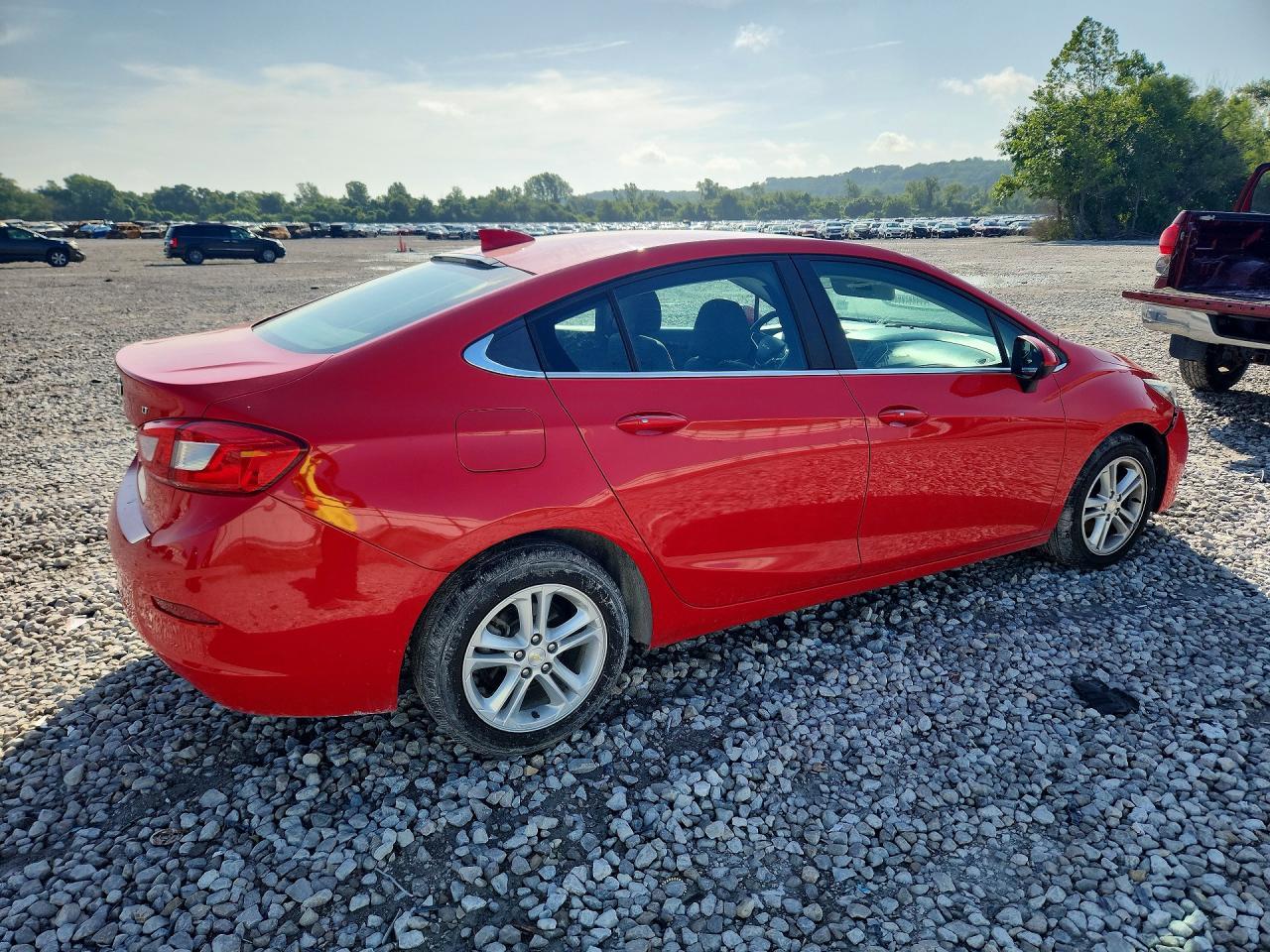 2018 Chevrolet Cruze Lt - Image 3