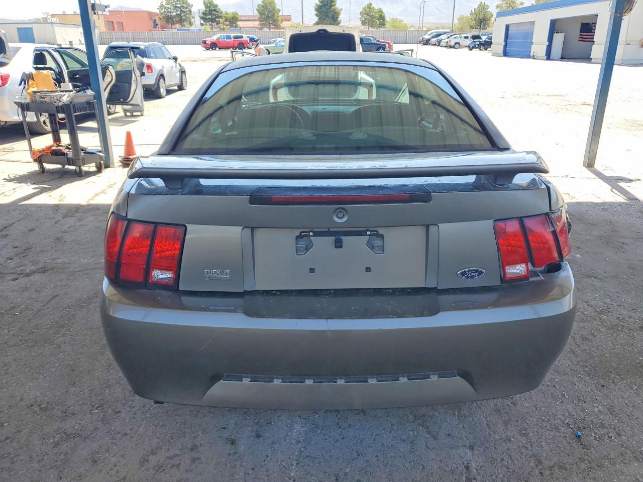 2002 Ford Mustang - Image 6
