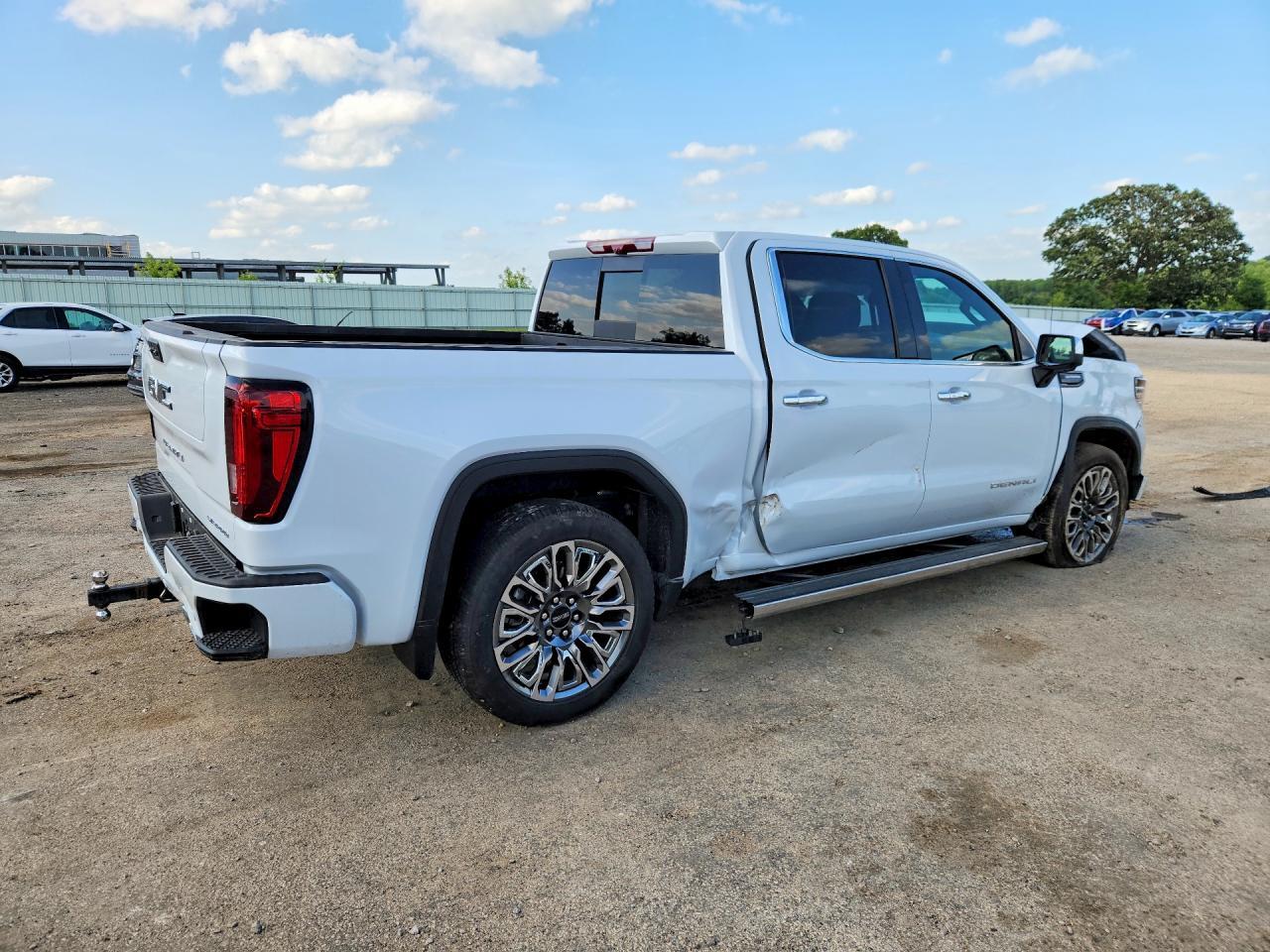 2026 GMC Sierra K1500 Denali Ultimate - Image 3