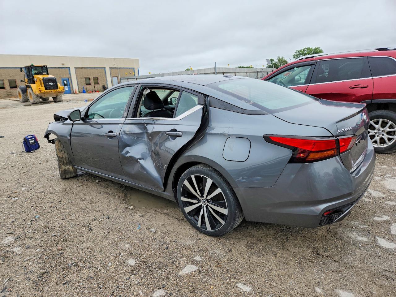 2020 Nissan Altima 2.5 Sr - Image 2