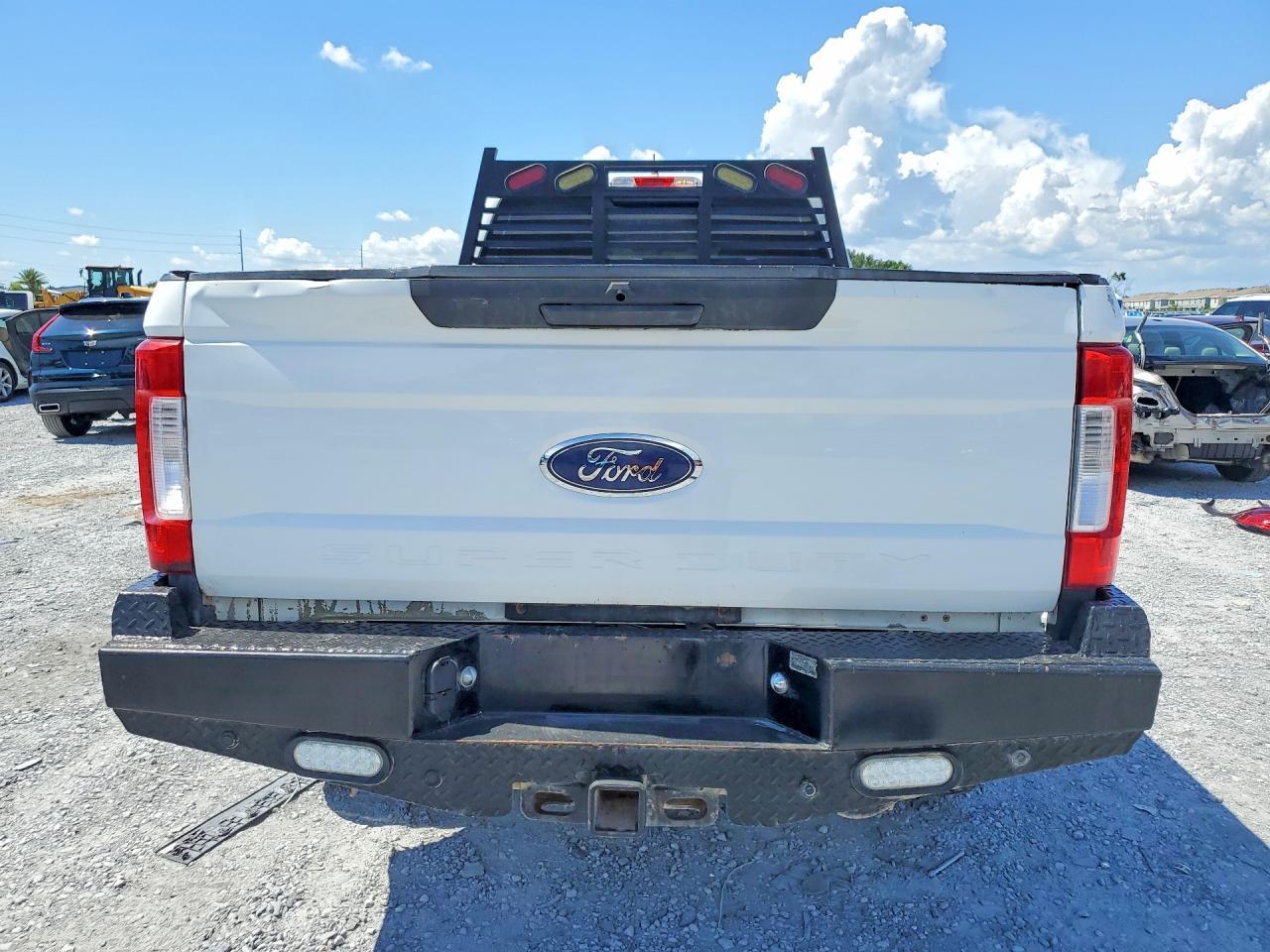 2018 Ford F350 Super Duty - Image 6