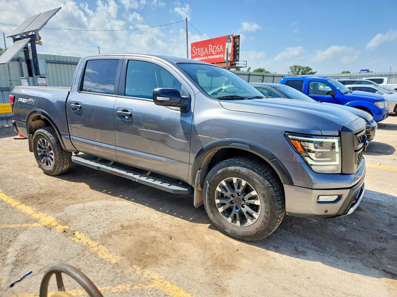 2024 Nissan Titan Pro-4X - Фото 4